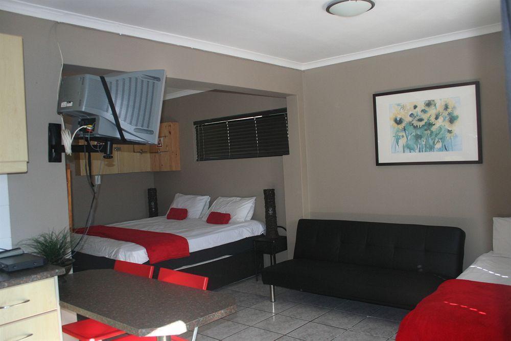 Colors Of Cape Town Lodge Bagian luar foto