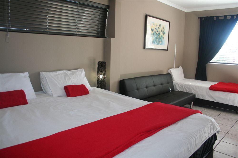 Colors Of Cape Town Lodge Bagian luar foto