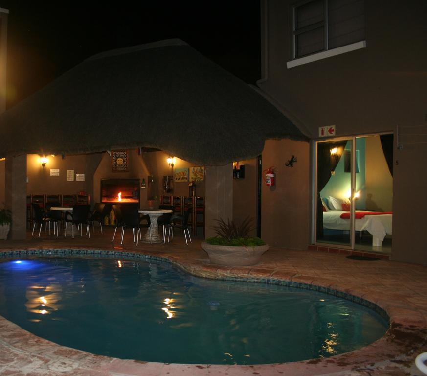Colors Of Cape Town Lodge Bagian luar foto